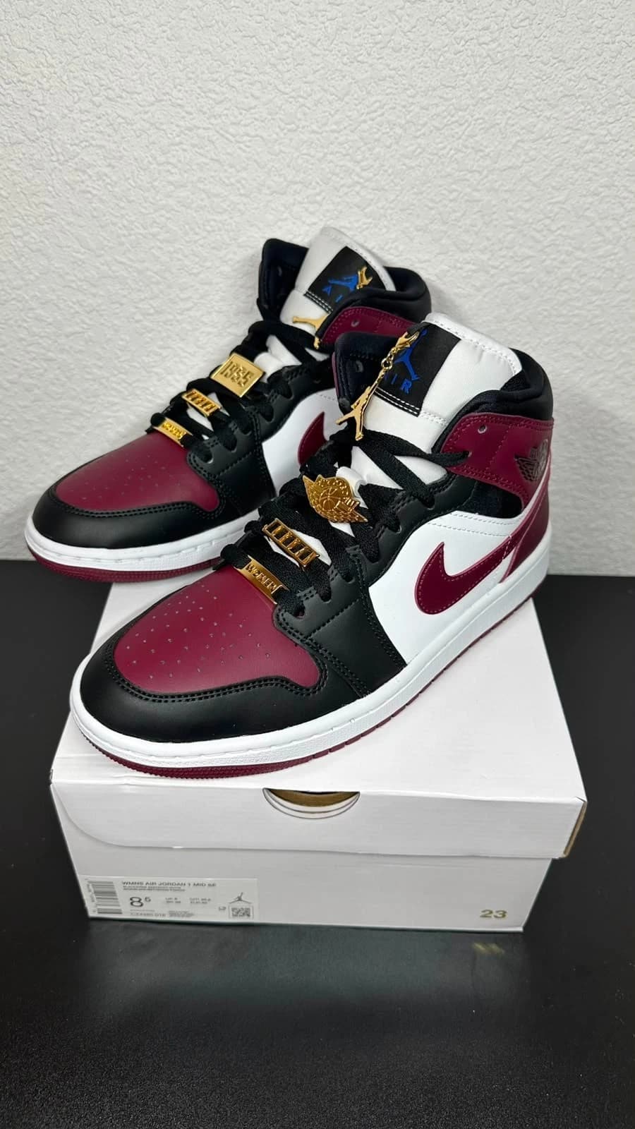 Jordan 1 Mid SE Black Dark Gold Beetroot (W) 35,5 36 36,5 37,5 38,5 40 41 NEU