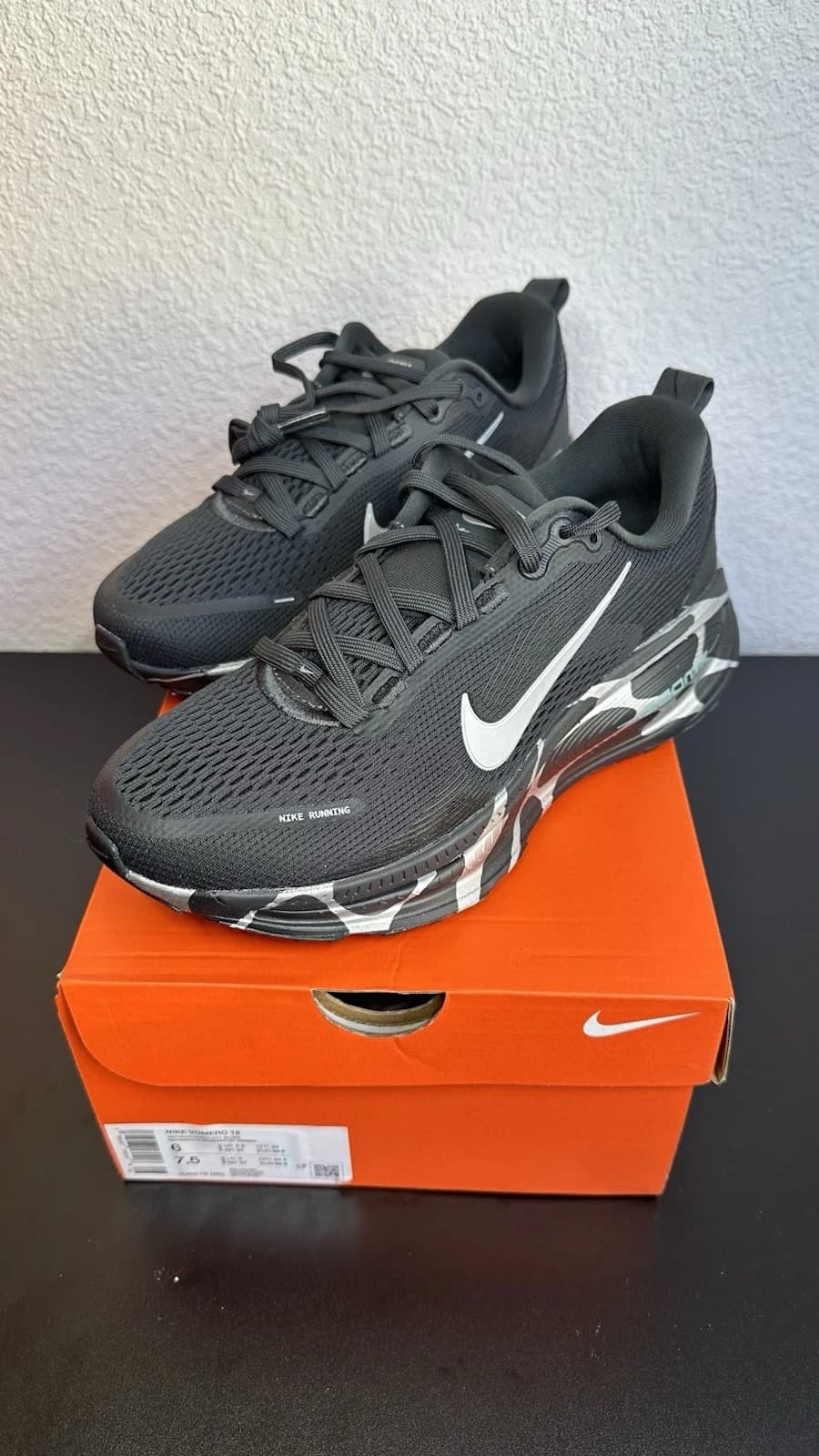 Nike Vomero 18 Anthracite Reflect Silver Running Schuhe Gr. 38,5 Neu